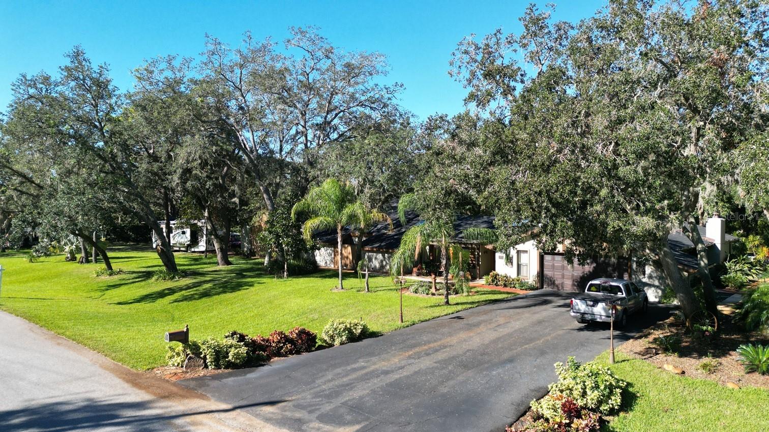 6207 RIDGE TOP DR photo 3