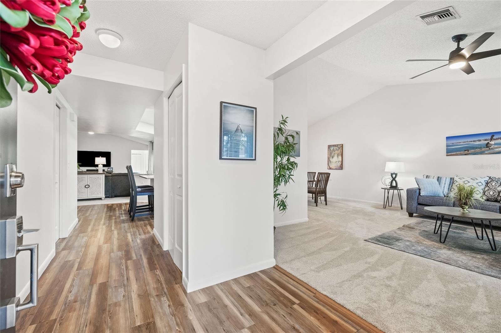 1300 CEDAR CT photo 4