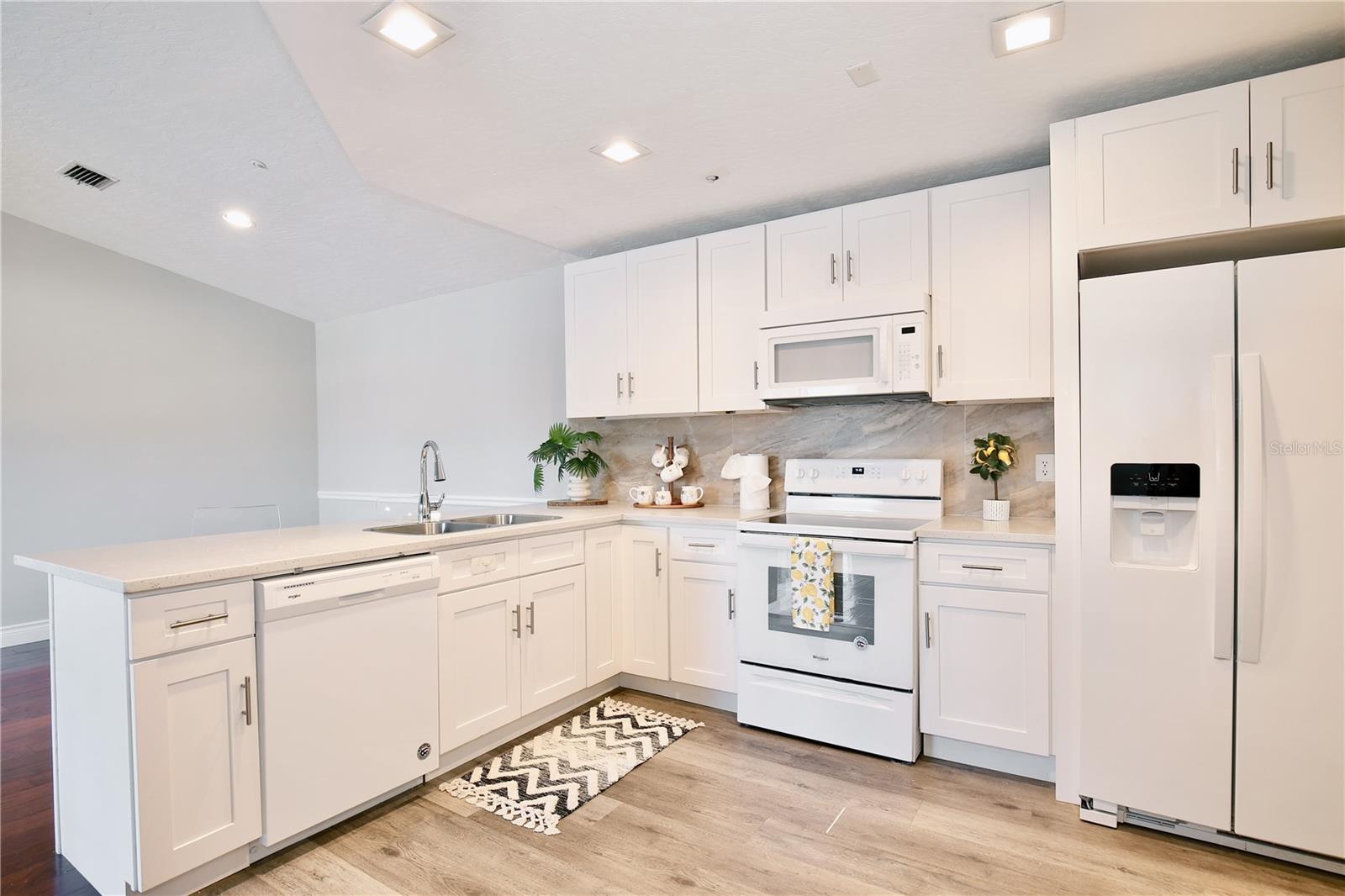 7667 N WICKHAM RD #1509 photo 5