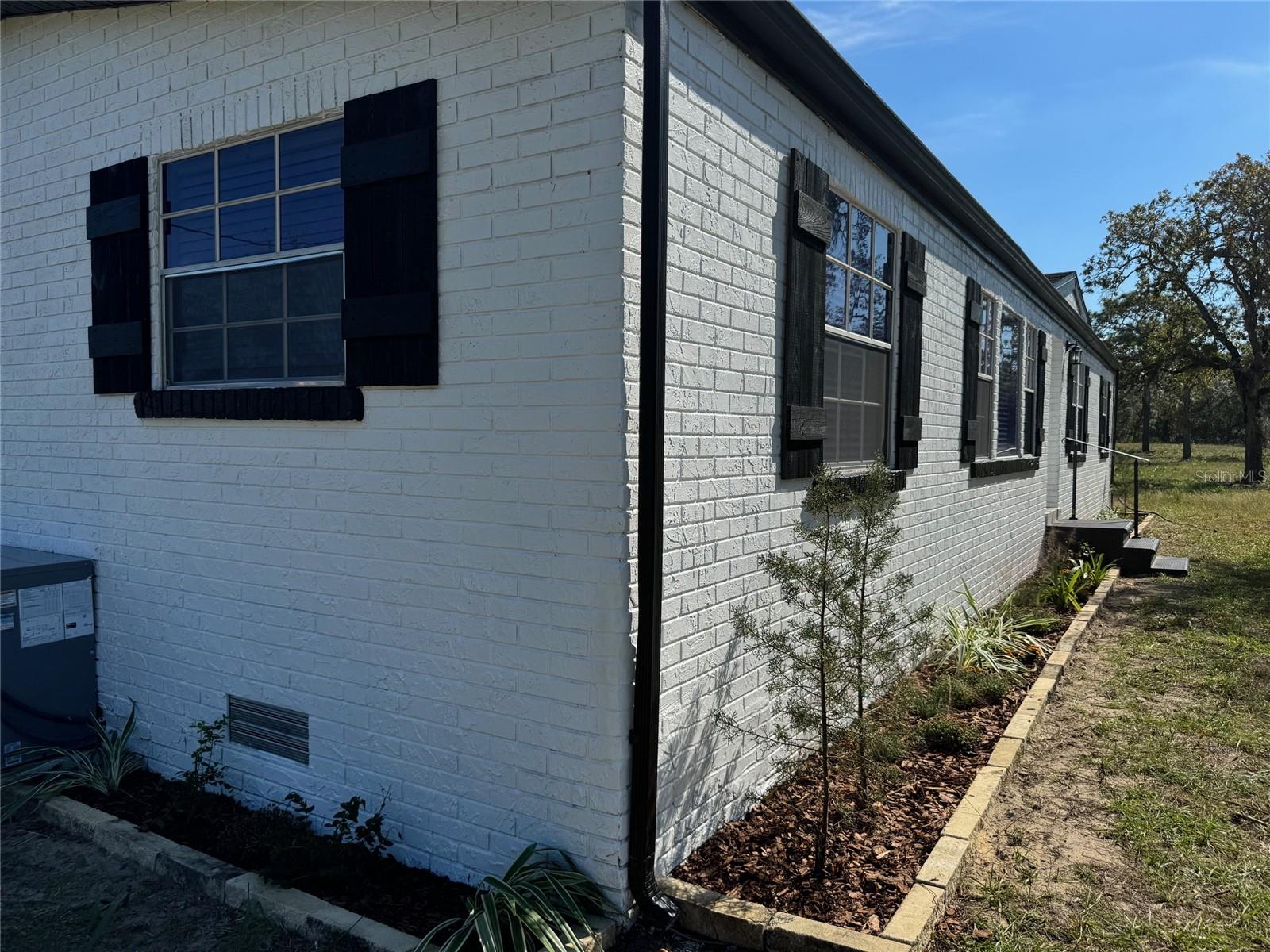 9437 N SINGAPORE AVE photo 3
