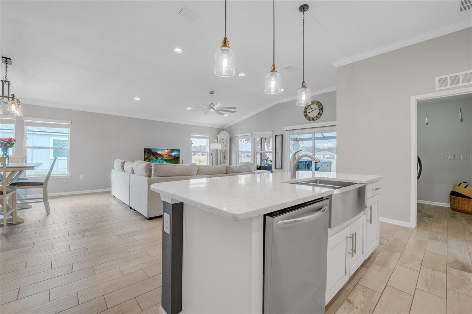 216 GRAND RESERVE DR photo 4