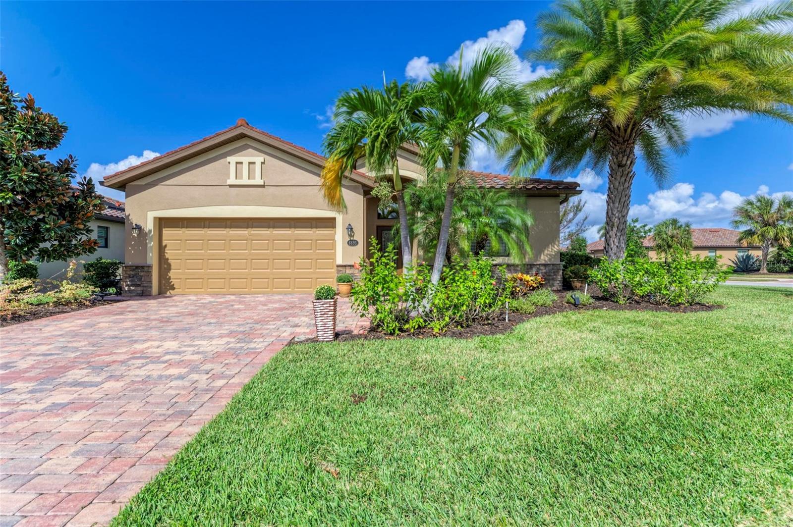 6895 WILLOWSHIRE WAY photo 5