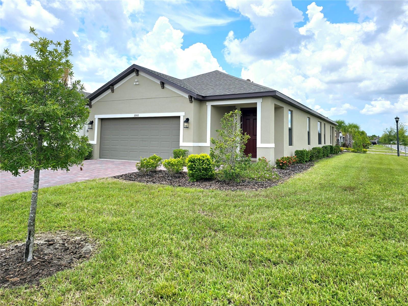 1001 UMBRIA DR — home for sale