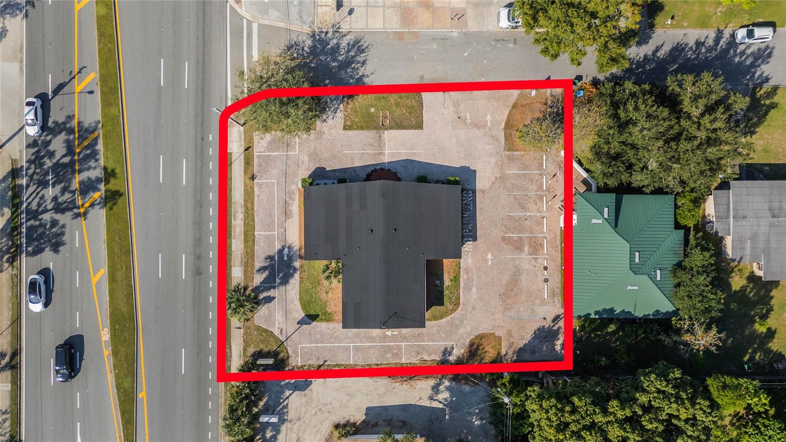 2445 LEE RD photo 3