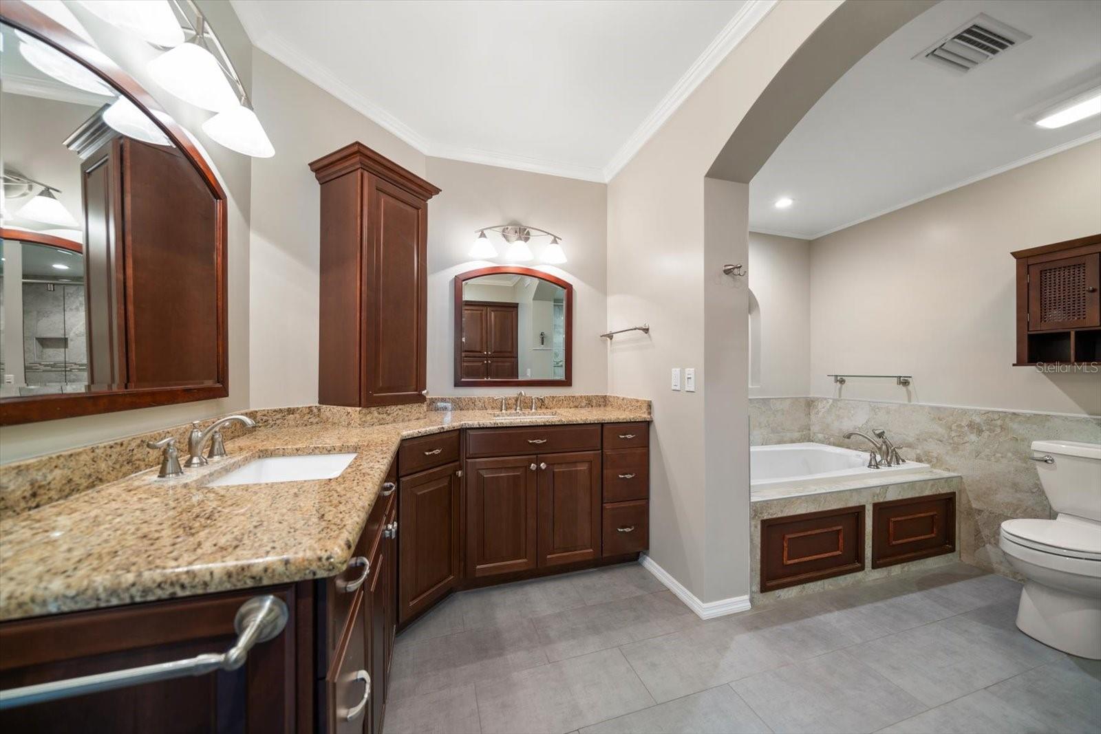 700 ISLAND WAY #106 photo 4