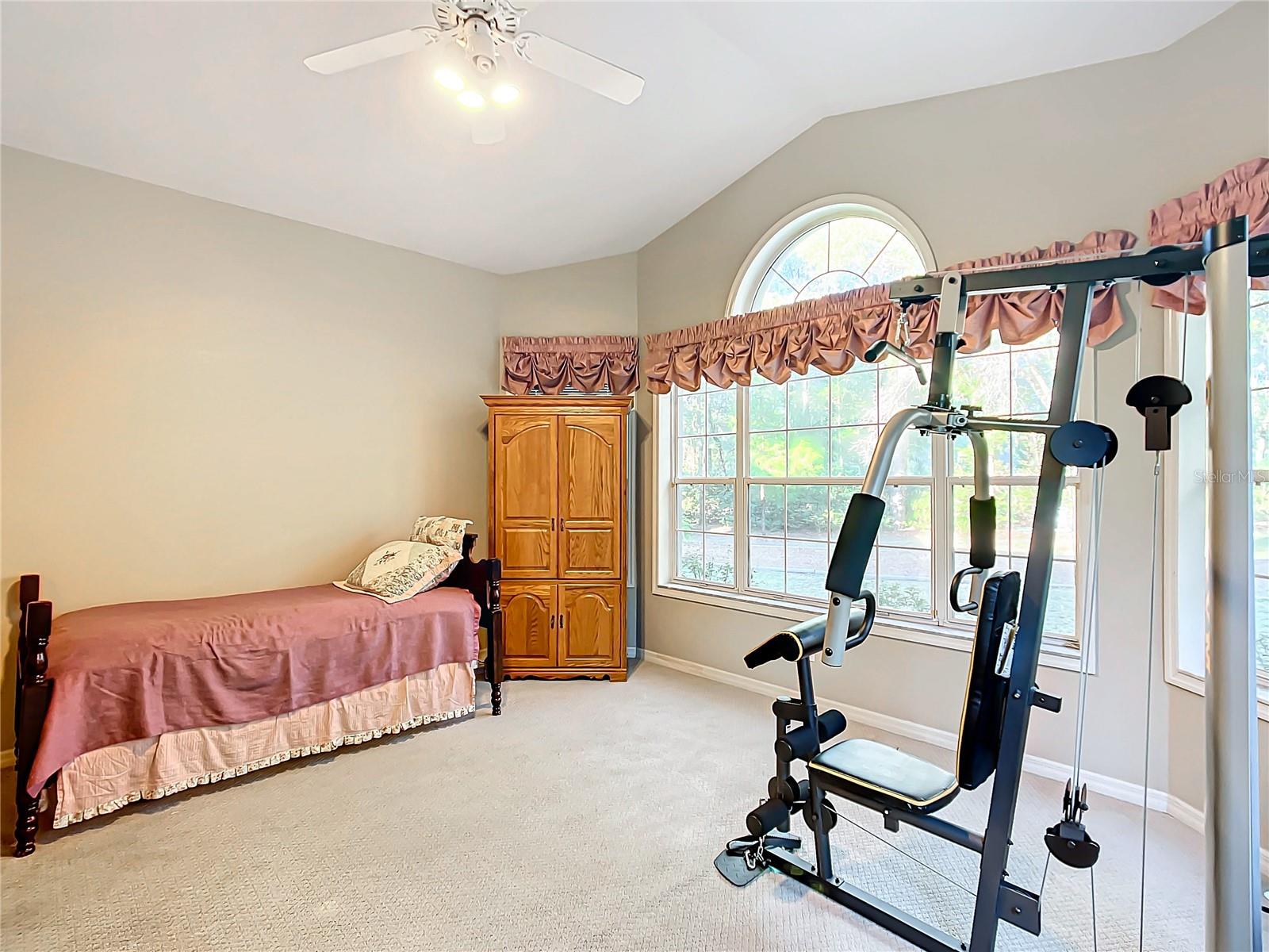 5324 N SIERRA VISTA DR photo 3
