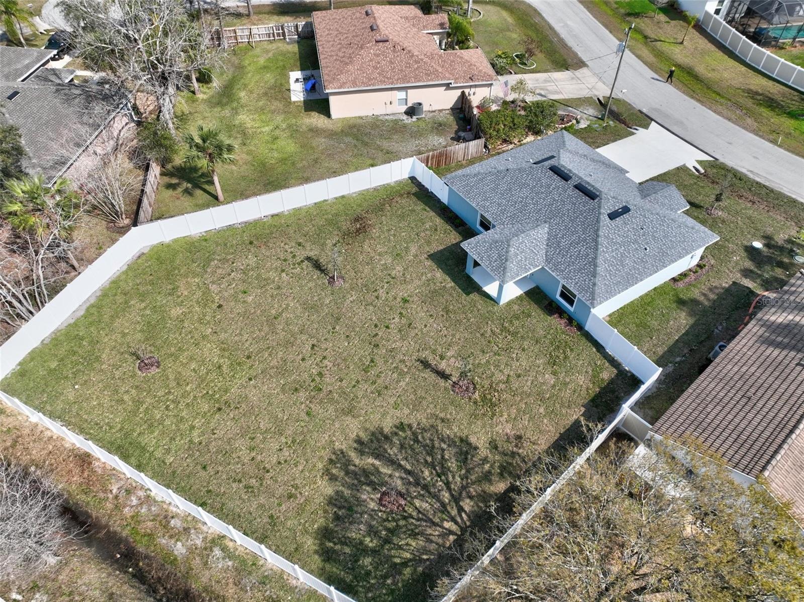 14 POPLAR DR photo 5