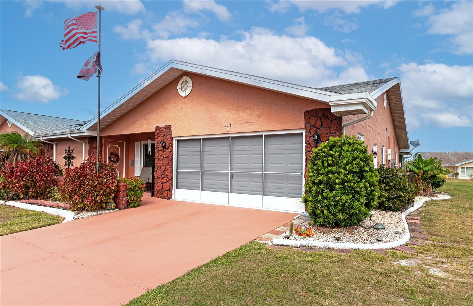 1511 CLOISTER DR photo 3