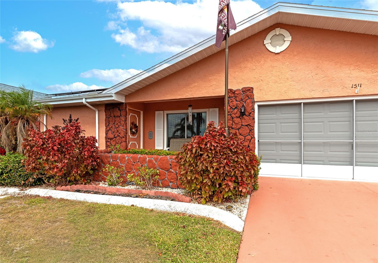 1511 CLOISTER DR photo 4