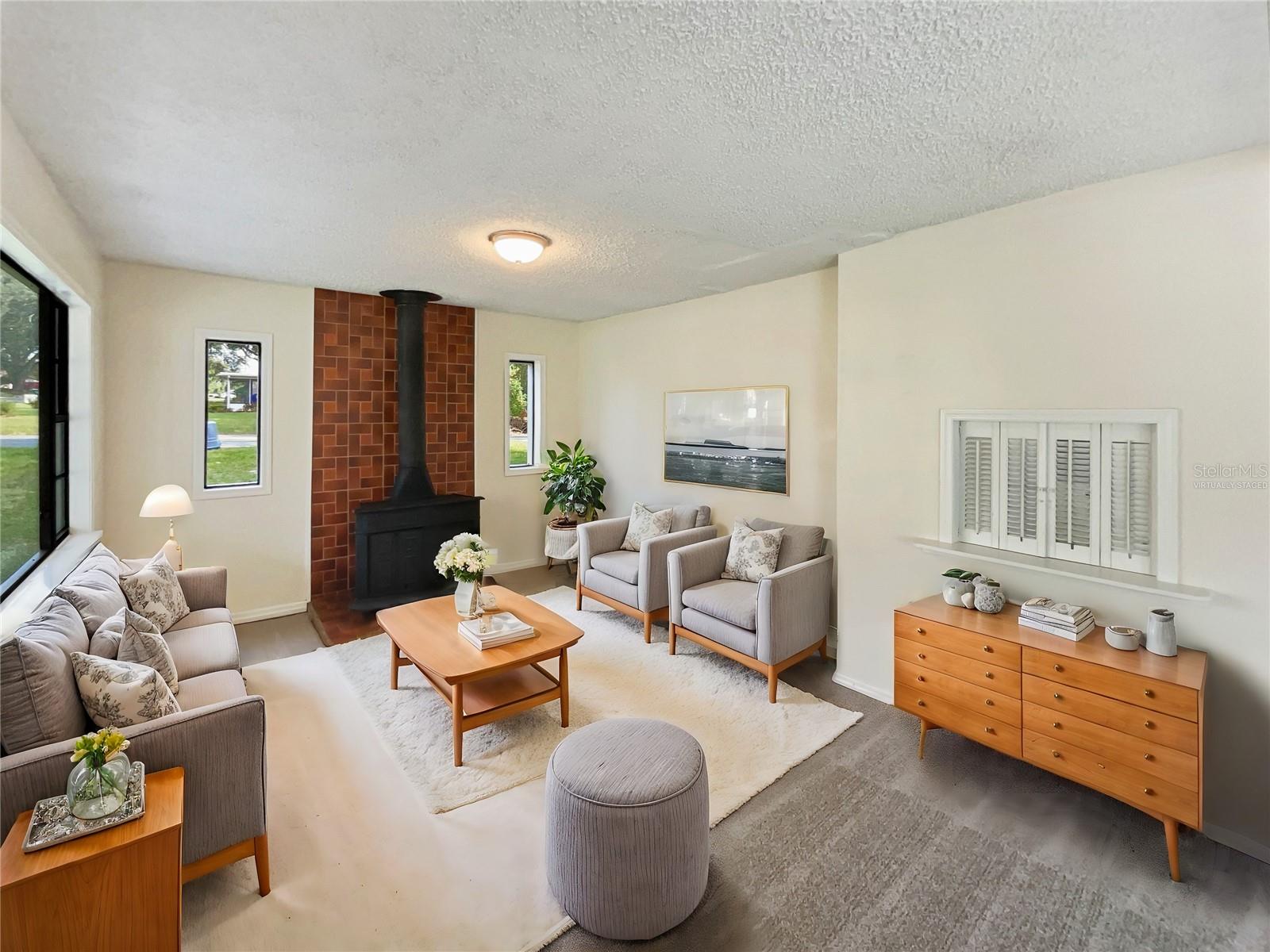 303 CARLETON ST photo 2