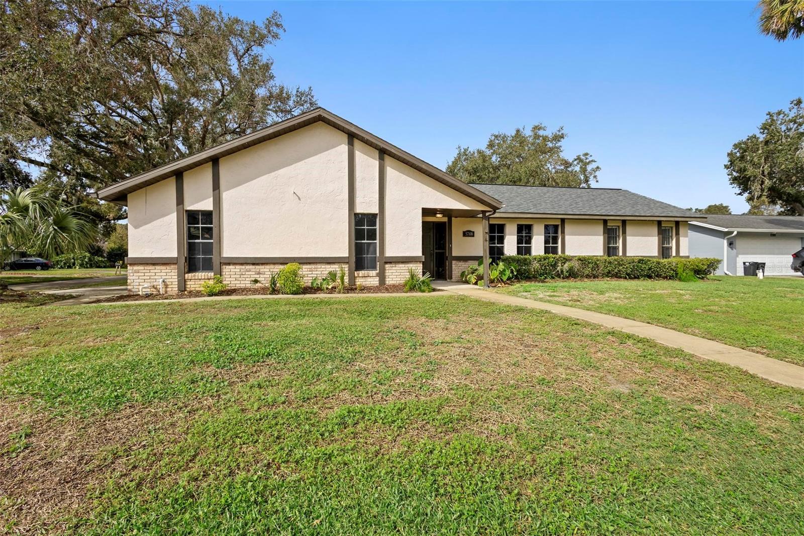 5788 DEVON ST photo 2