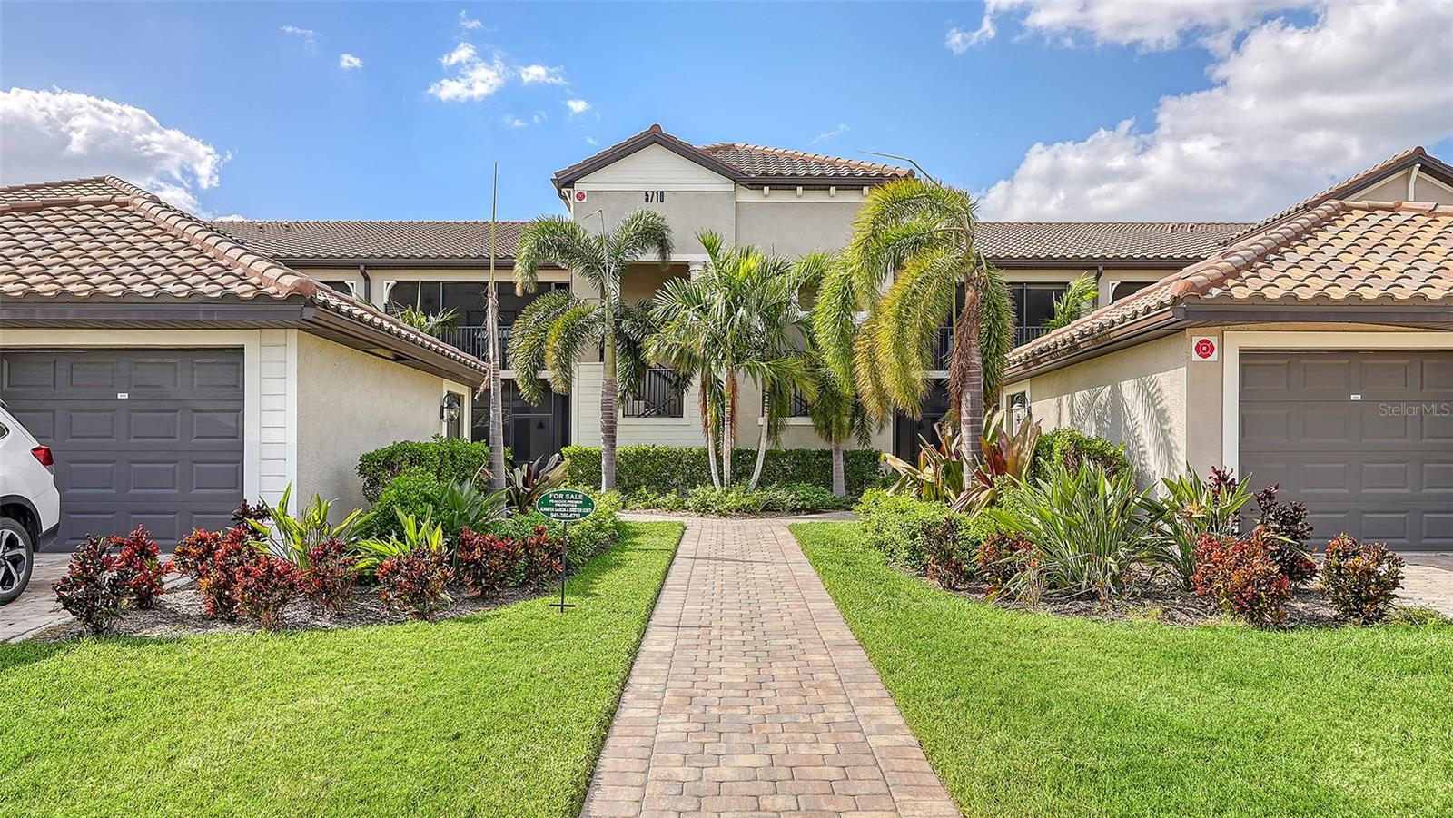 5710 PALMER CIR #201