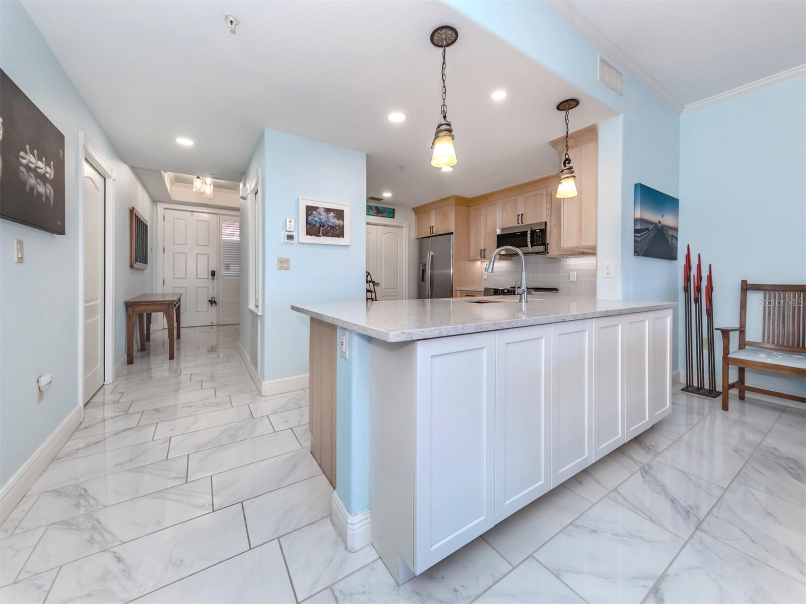 147 TAMPA AVE E #202 photo 3