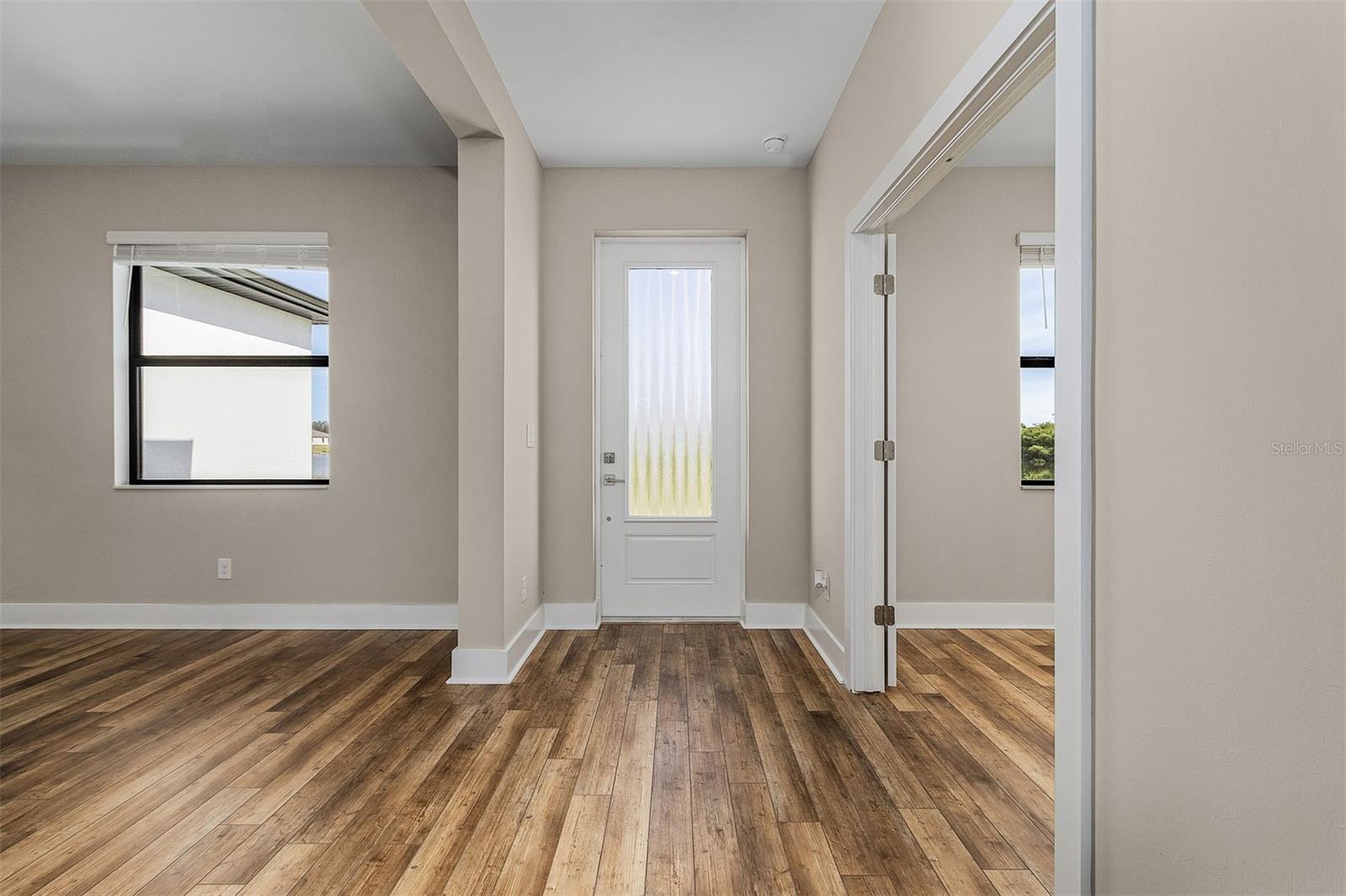 5025 WHITE AVE photo 5