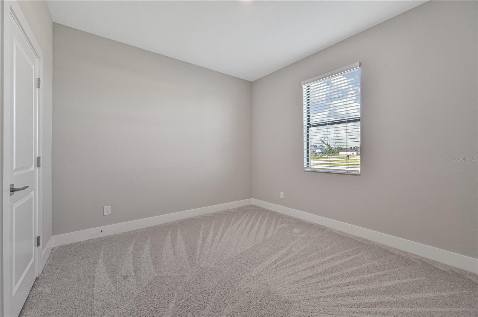 12140 WARDEN AVE photo 5