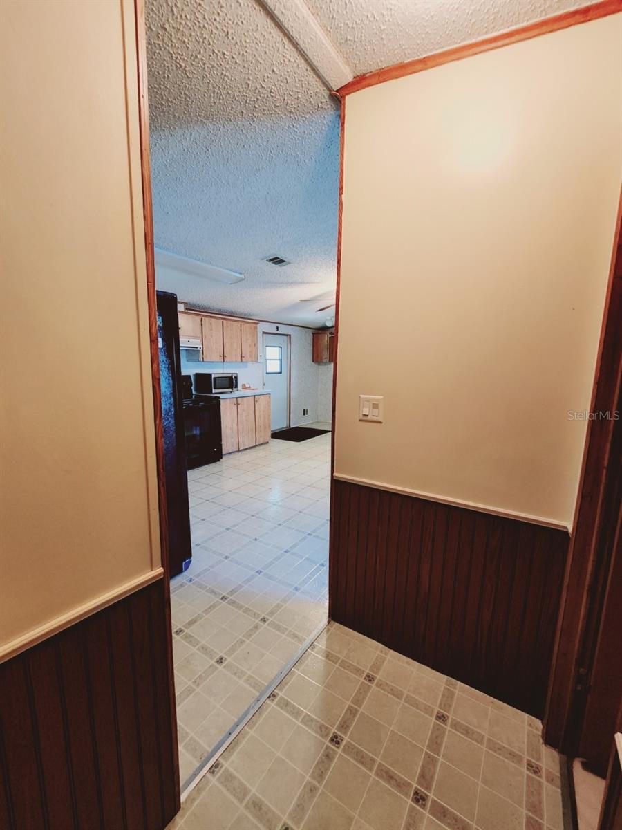 6246 MIDLAND ST photo 4