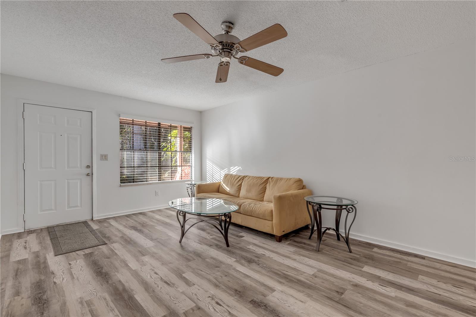 526 LIVE OAK ST #1070 photo 3