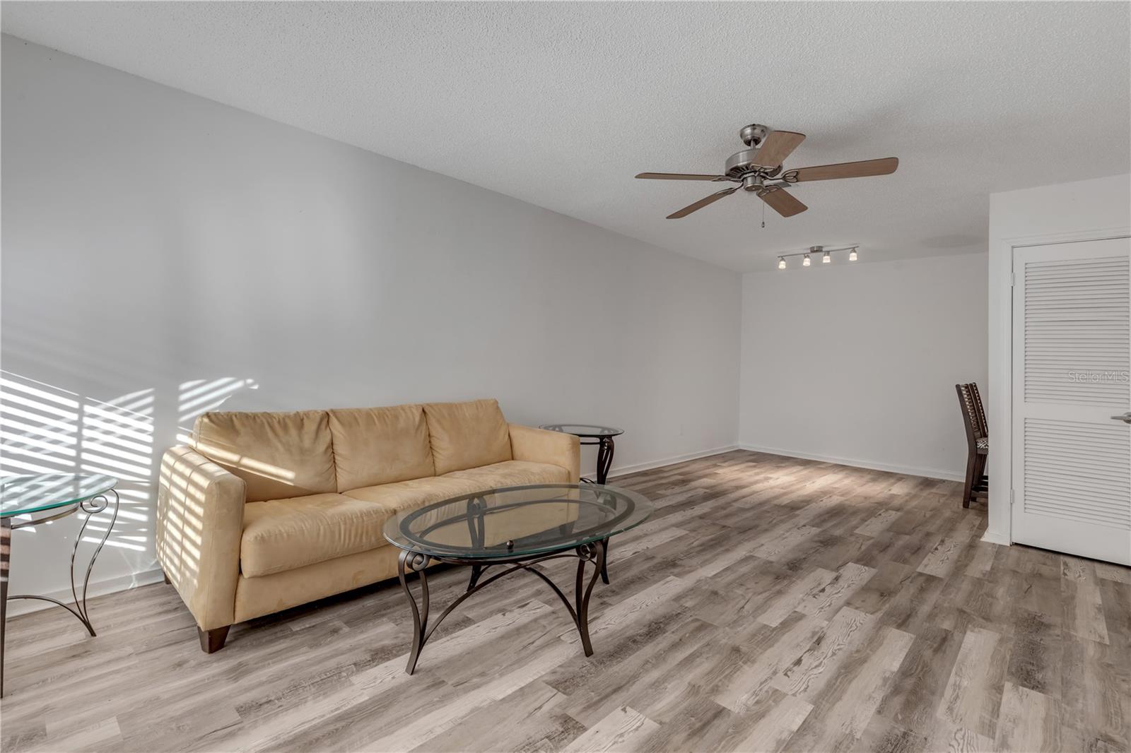 526 LIVE OAK ST #1070 photo 5