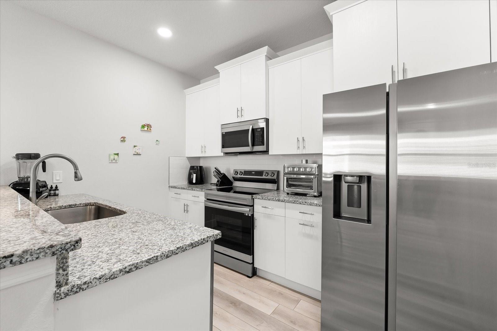 146 51ST STREET CIR E photo 3