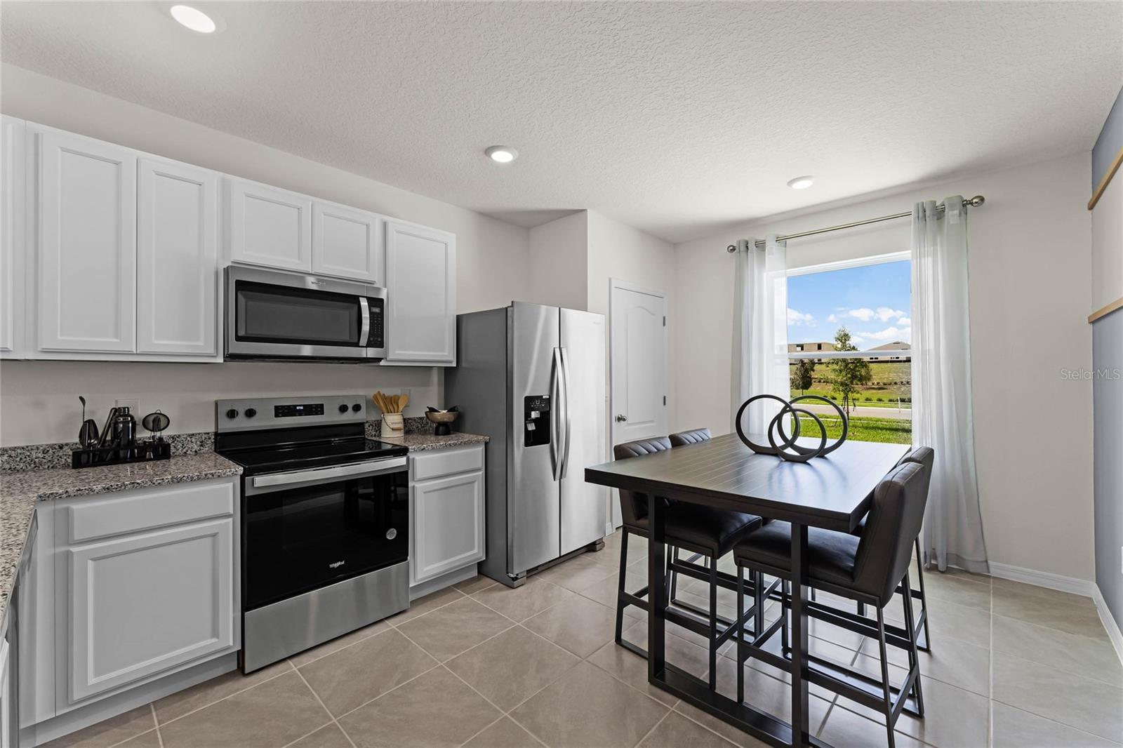 3373 PRIVATE OAK DR photo 2