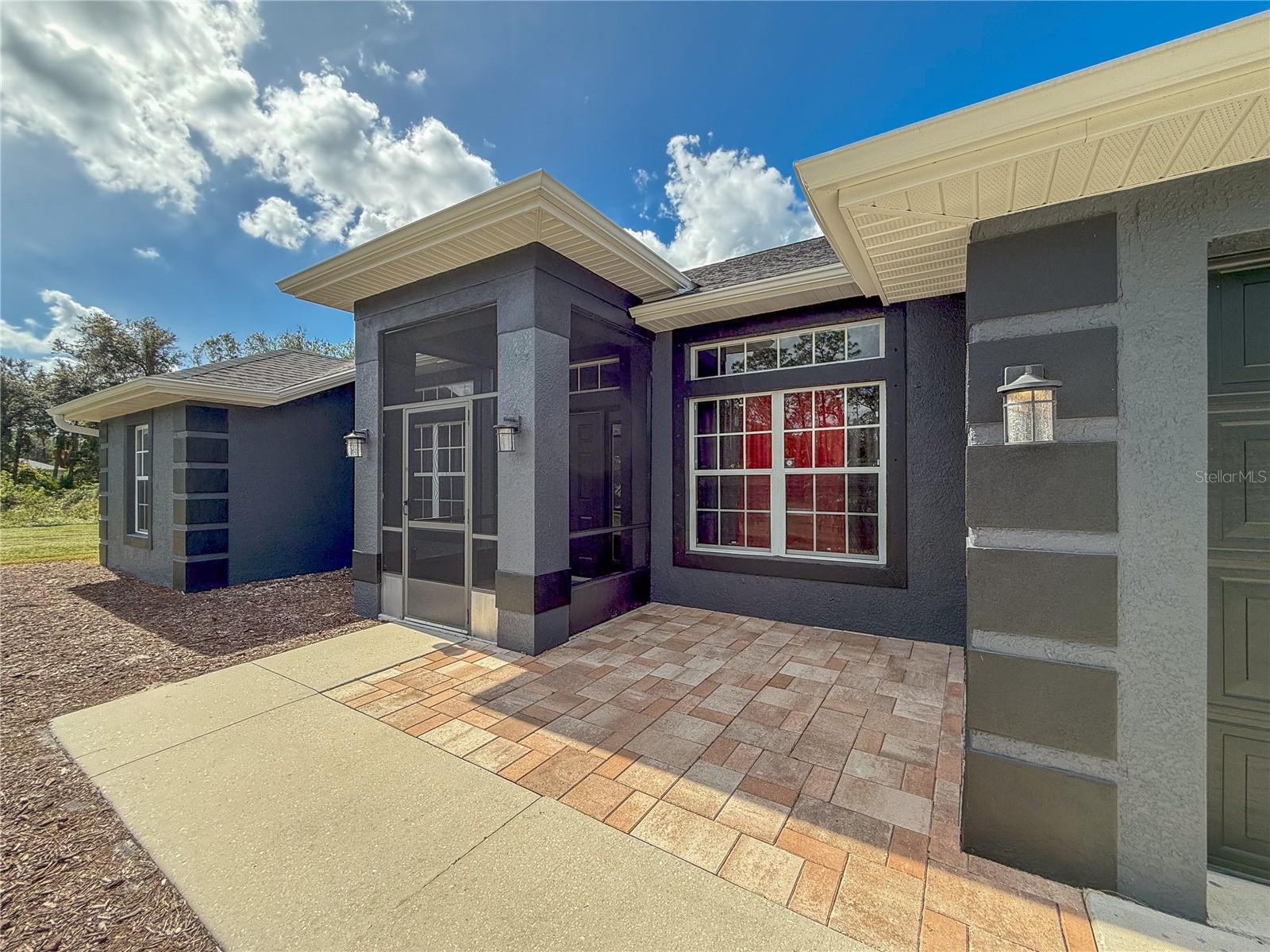 1661 ATWATER DR photo 3