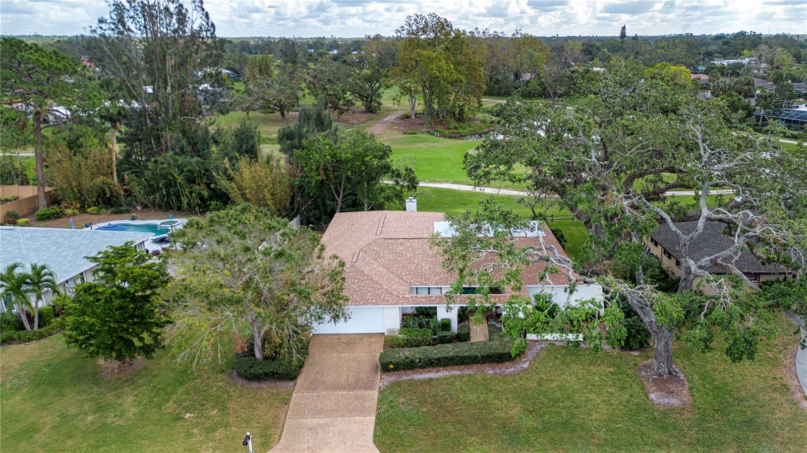 2121 TANGLEWOOD DR photo 4