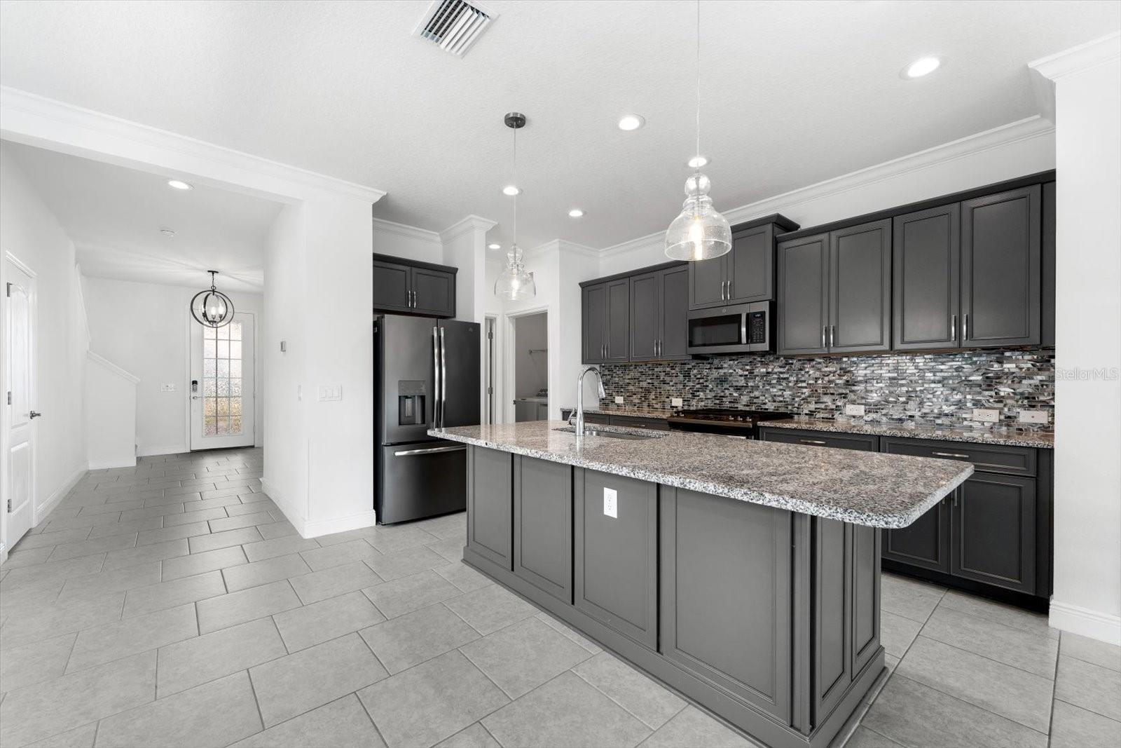4704 FOXTAIL DR photo 3