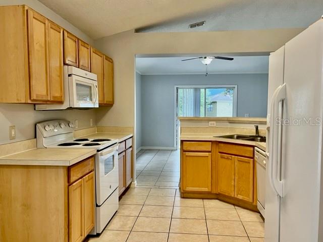 115 JEFFERSON BLVD photo 4