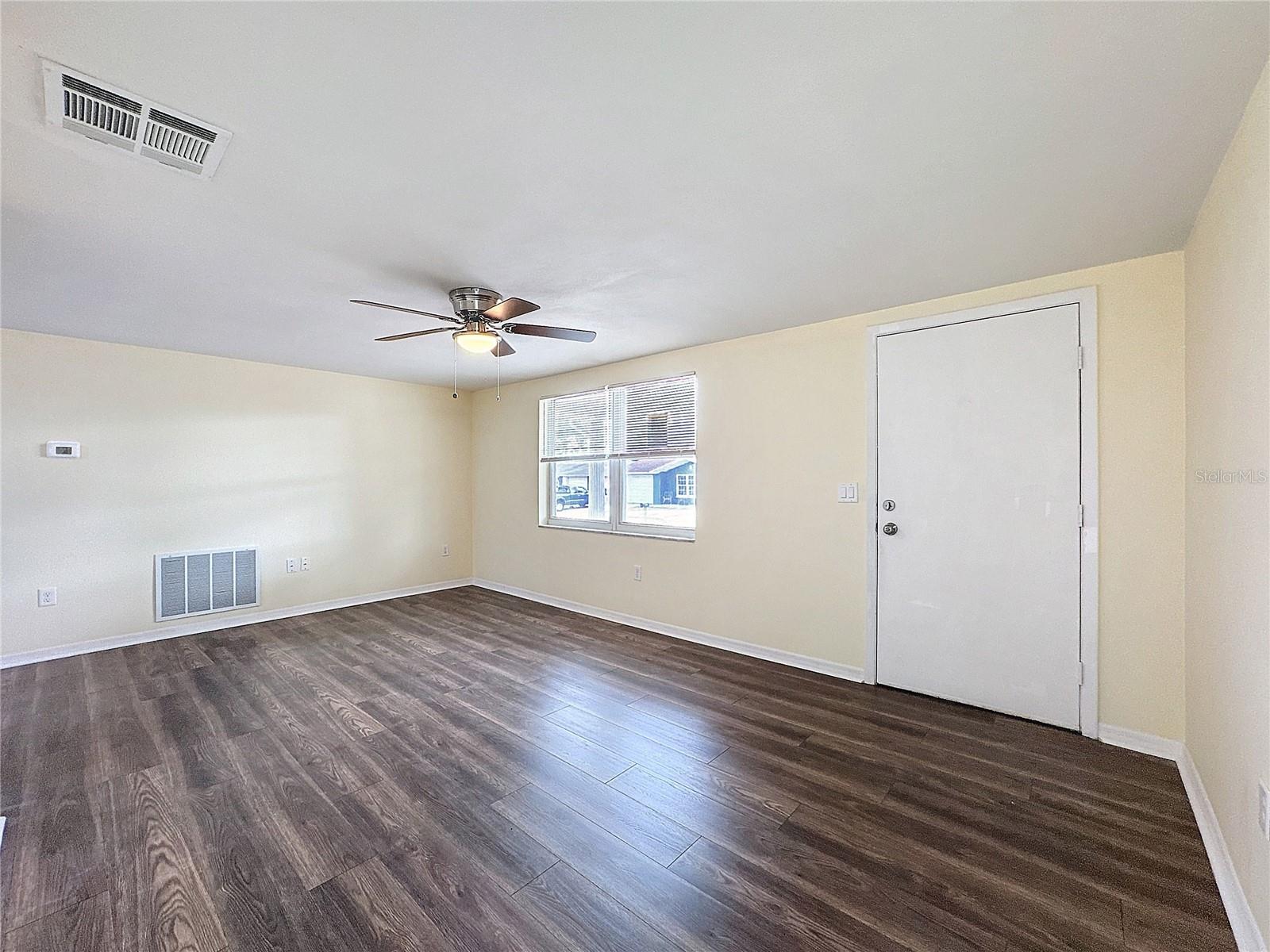 11231 SNYDER AVE photo 5