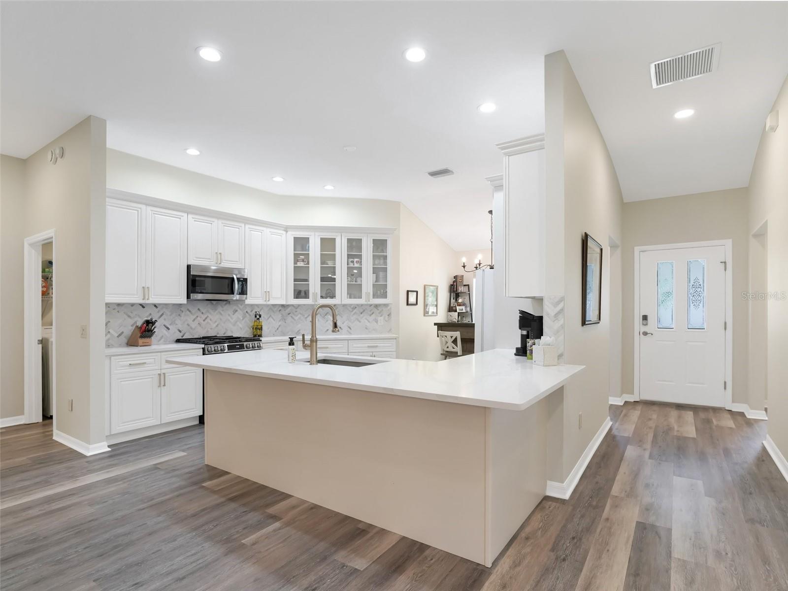 1514 FENIMORE LN photo 4