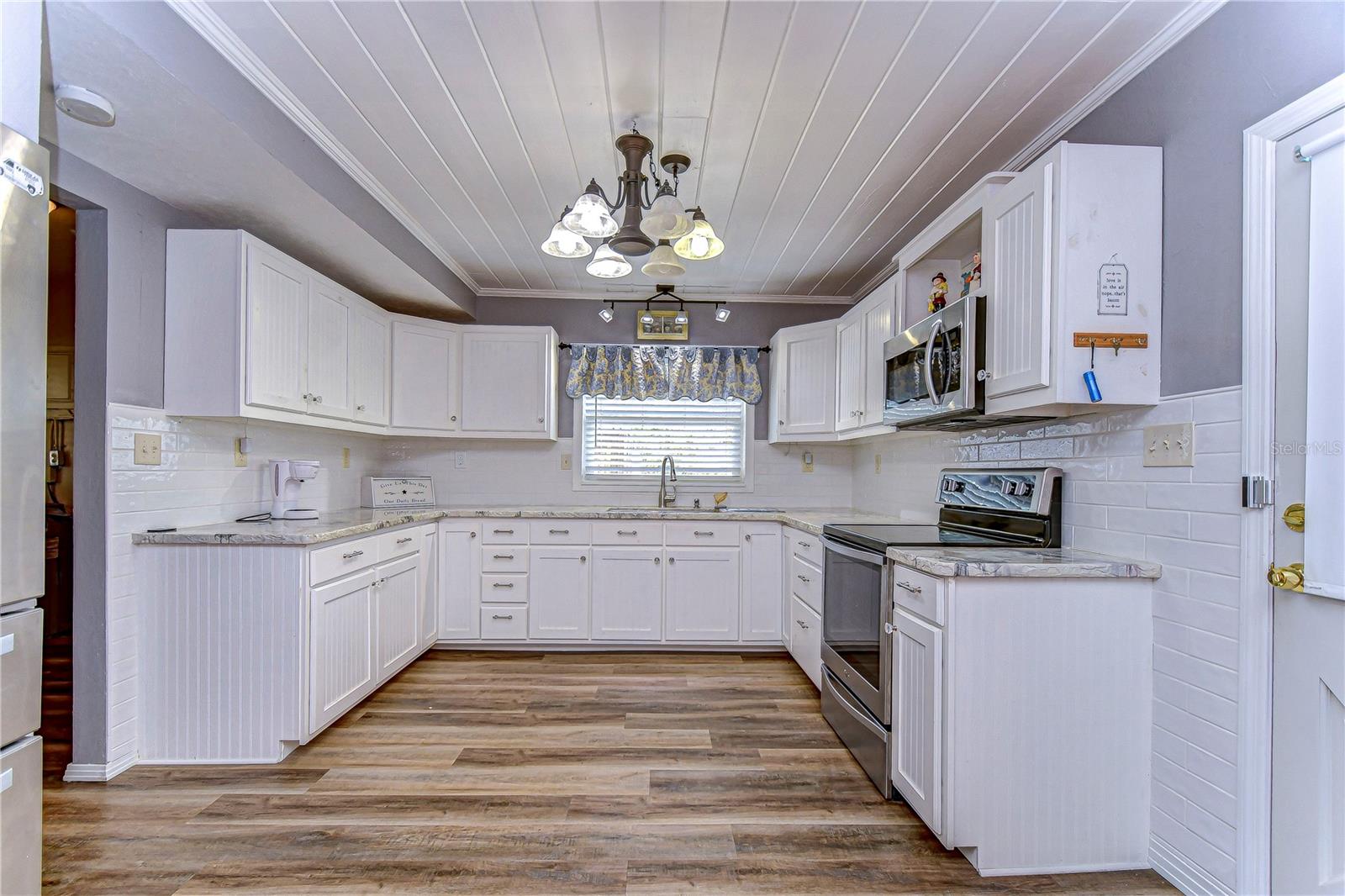 33137 CERCELIA RD photo 5