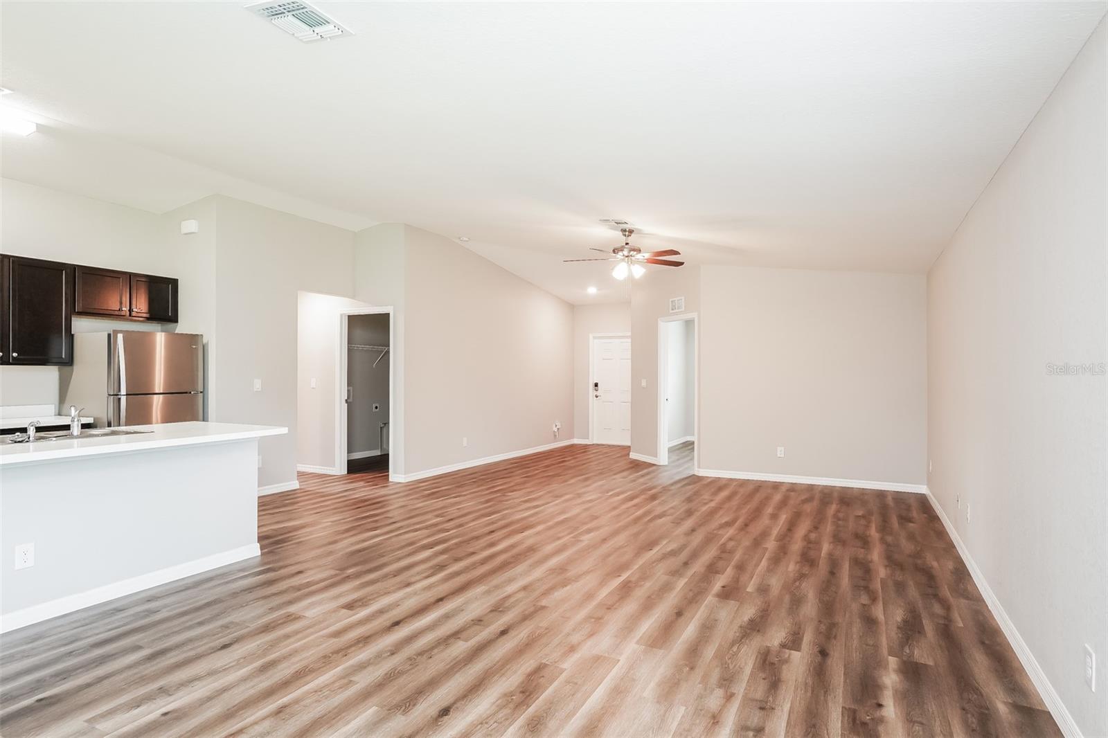 248 RAVENSWOOD BLVD photo 2