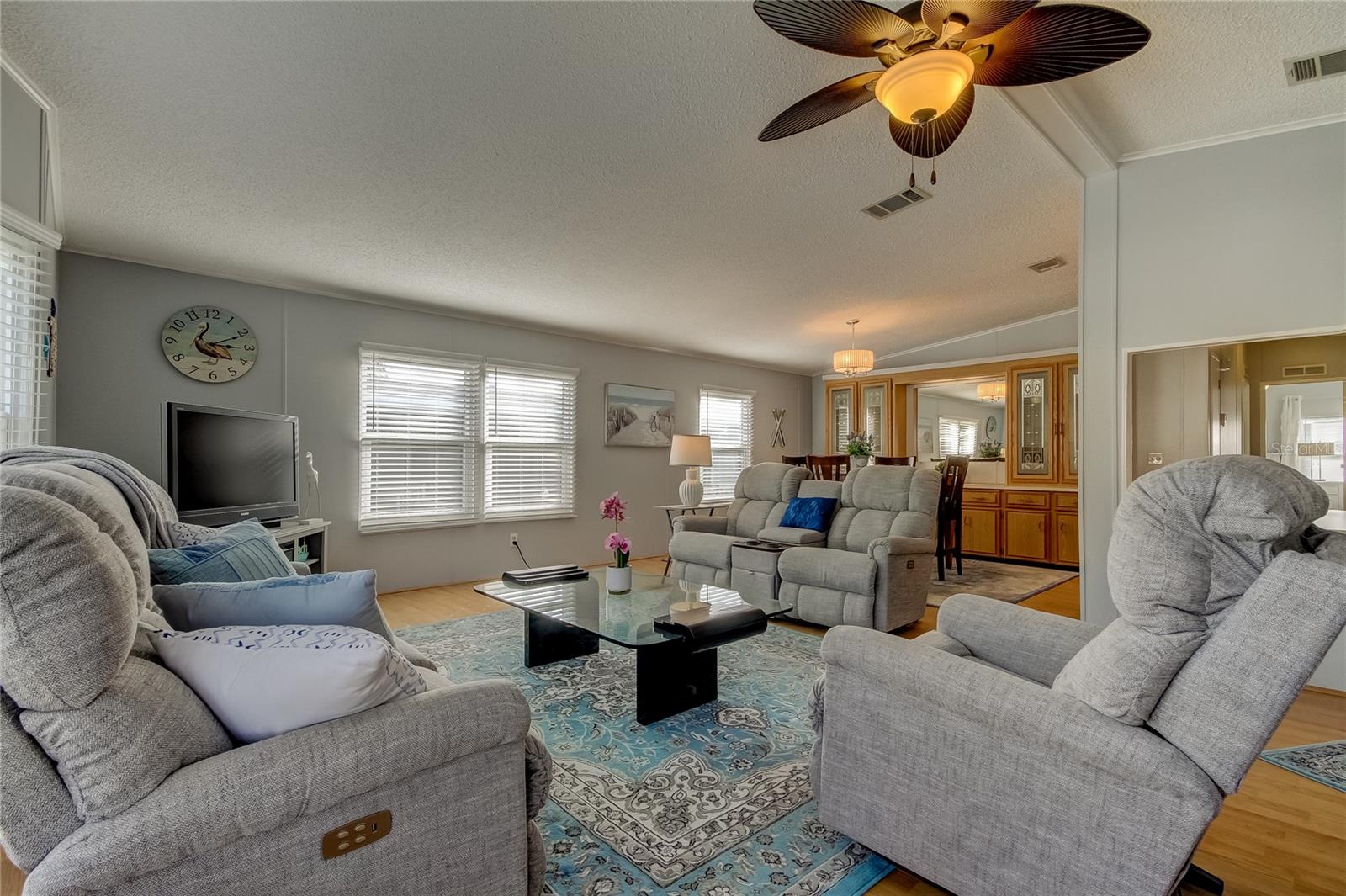 70 PELICAN DR E photo 5