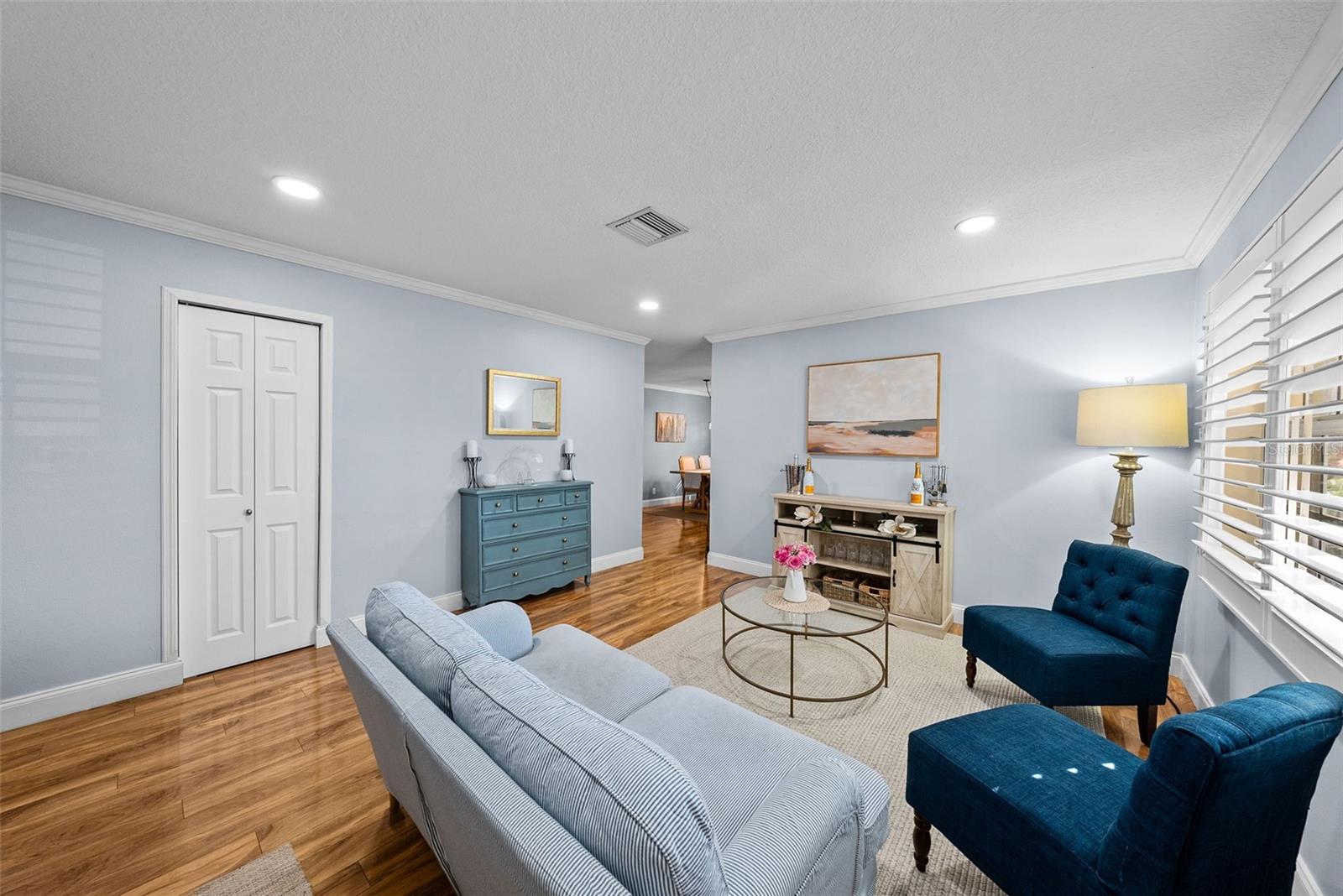 6041 16TH LN NE photo 5