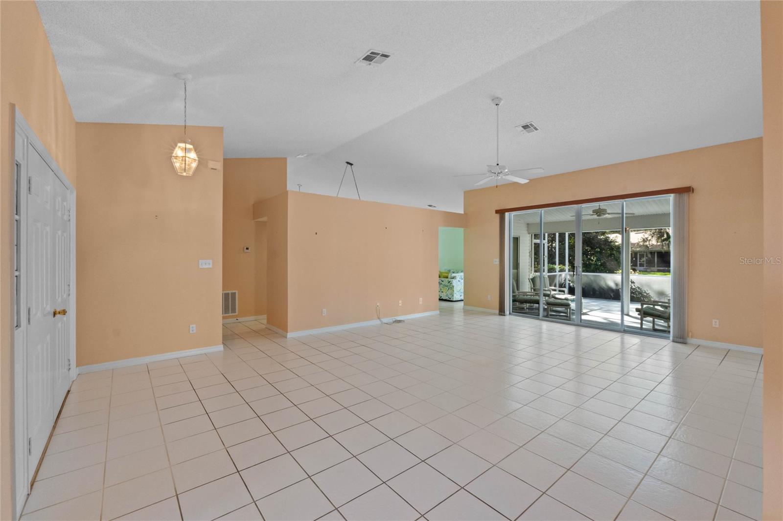 25813 GLEN EAGLE DR photo 4