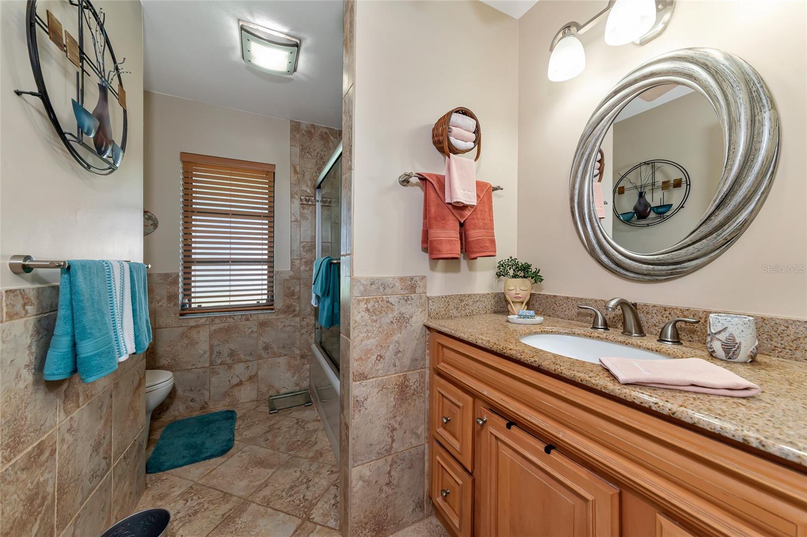 3363 SHAMROCK DR photo 4