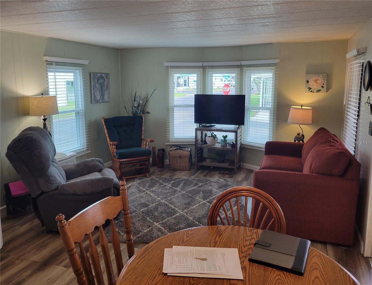 3111 BESSIE LN photo 5