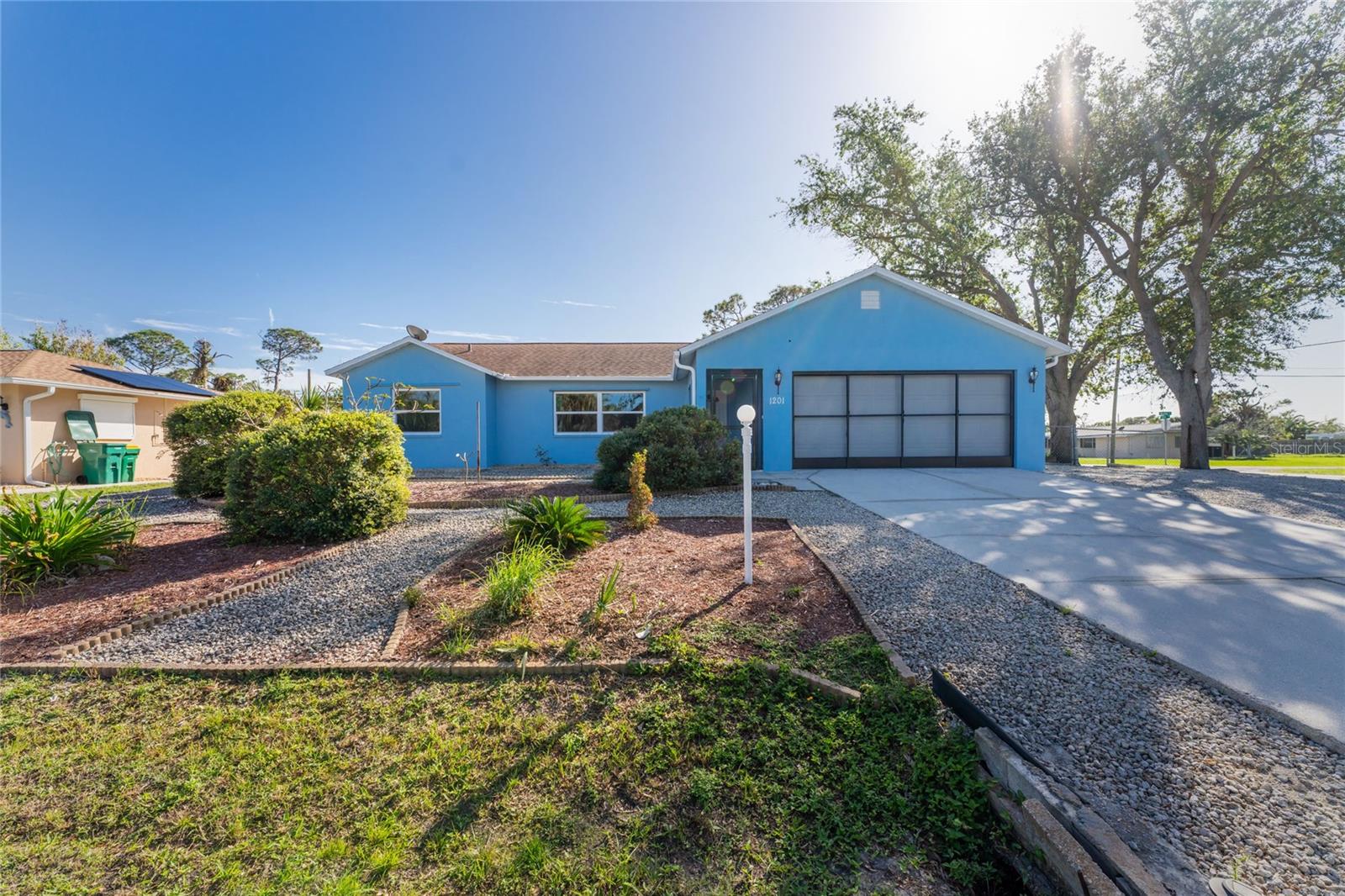 1201 WILSON DR photo 2
