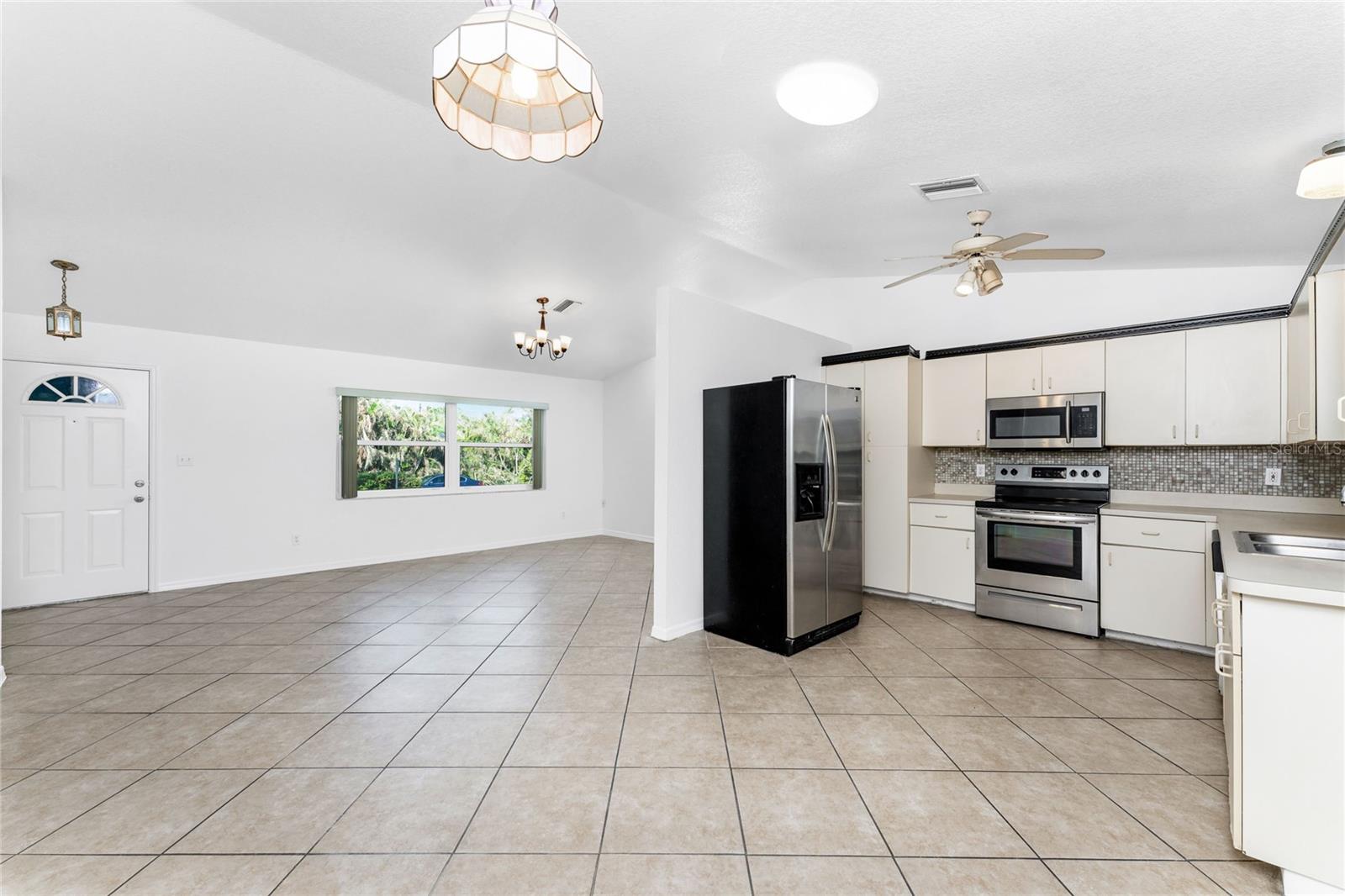 1201 WILSON DR photo 5