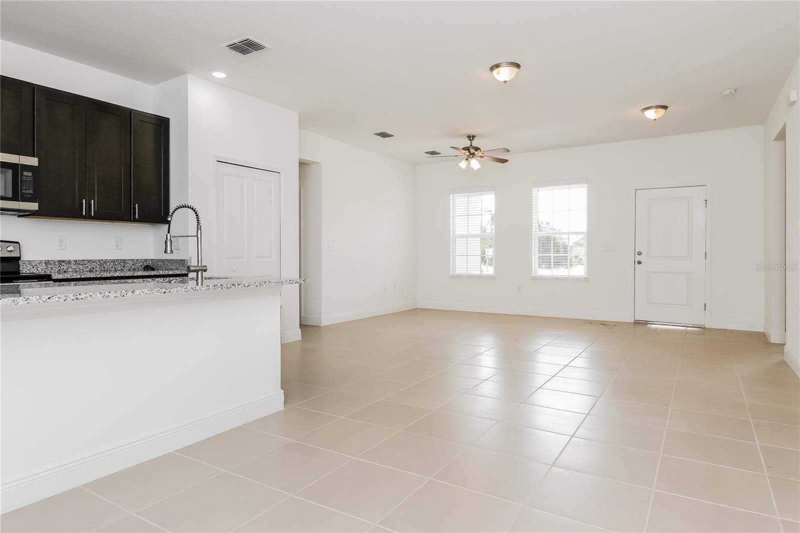 1206 AMAZON WAY photo 5