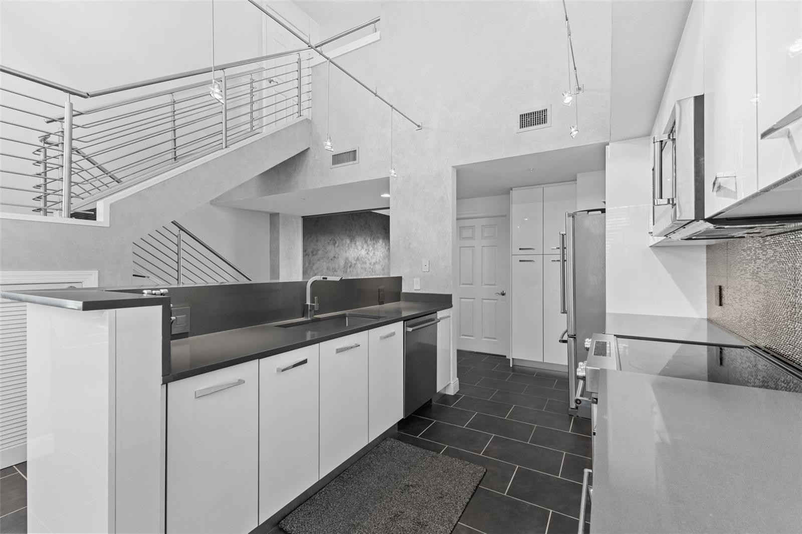 800 N TAMIAMI TRL #321 photo 4