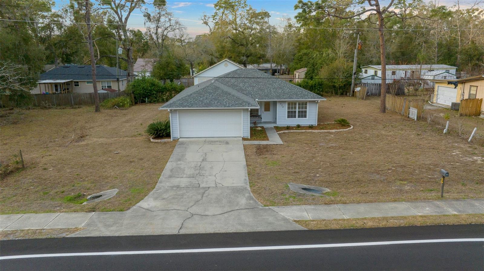 535 E THRASHER DR photo 3