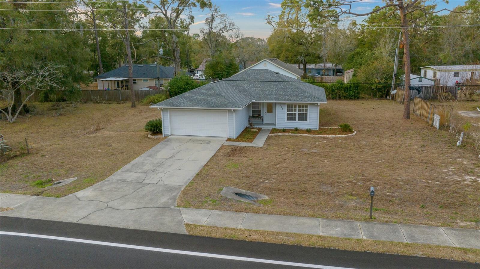 535 E THRASHER DR photo 4