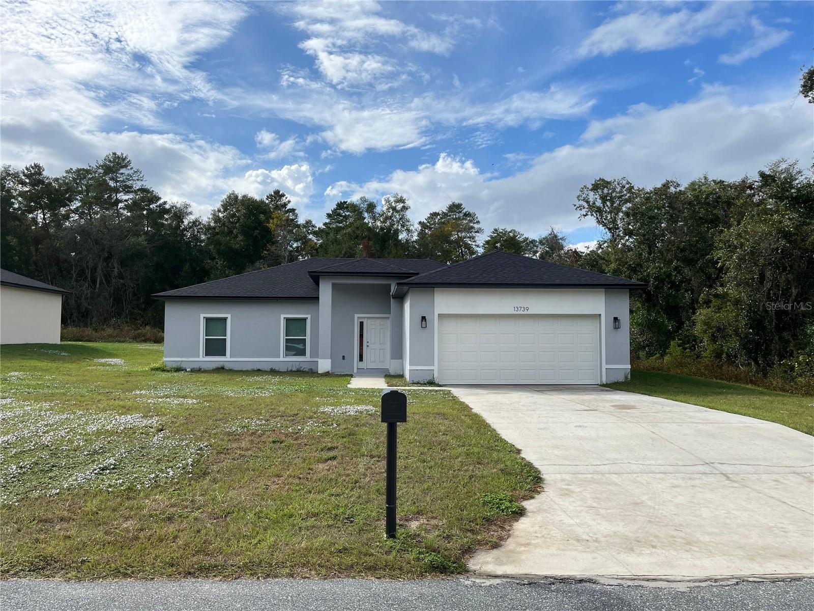 13739 SW 43RD CIR photo 2