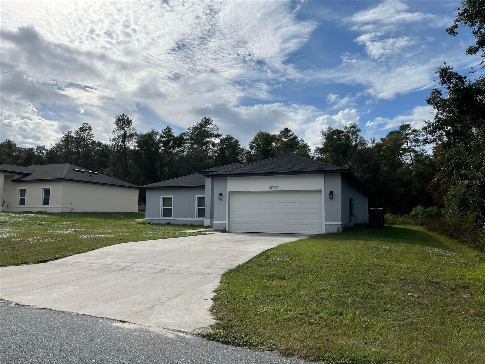 13739 SW 43RD CIR photo 3