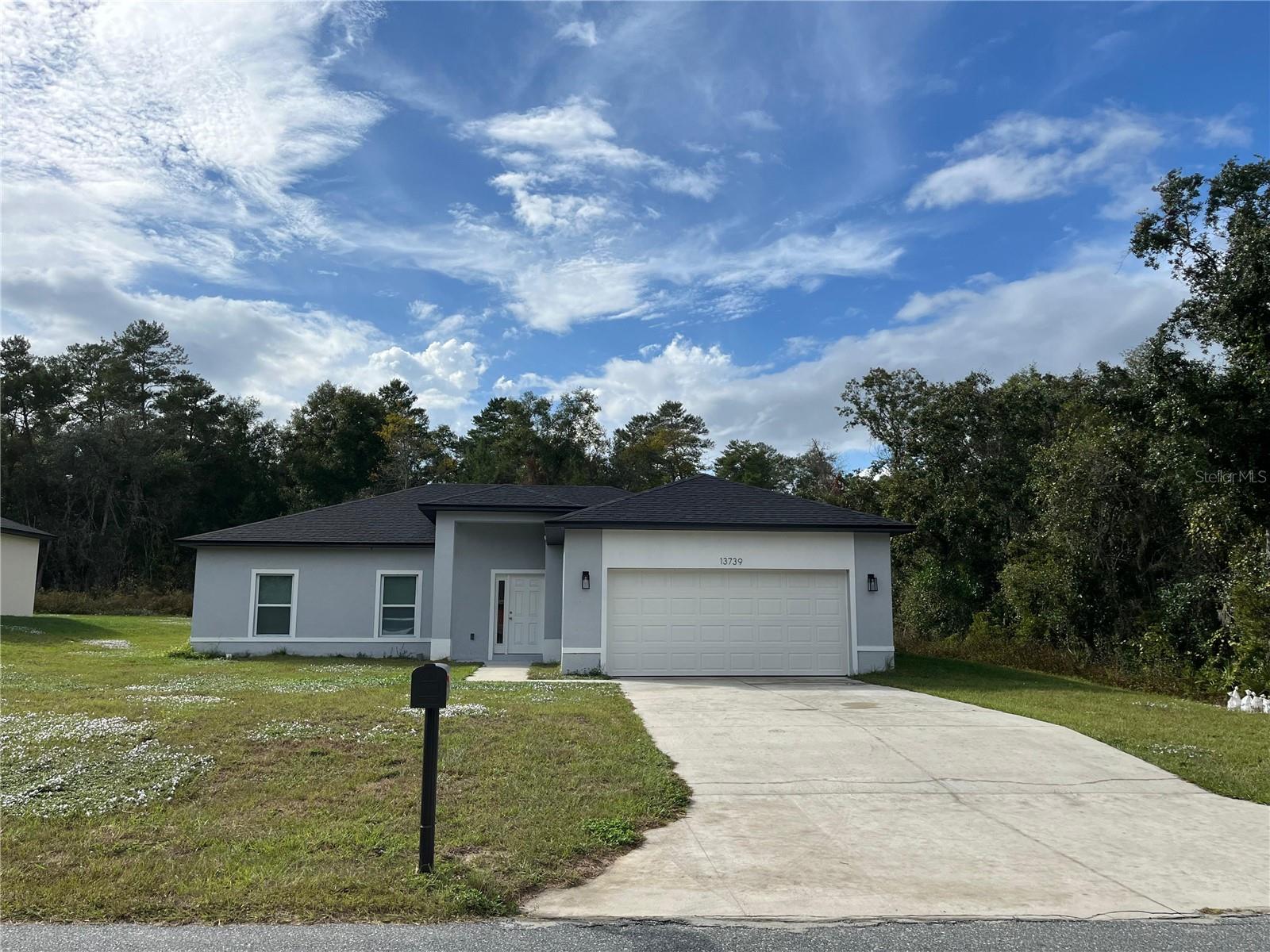 13739 SW 43RD CIR photo 4
