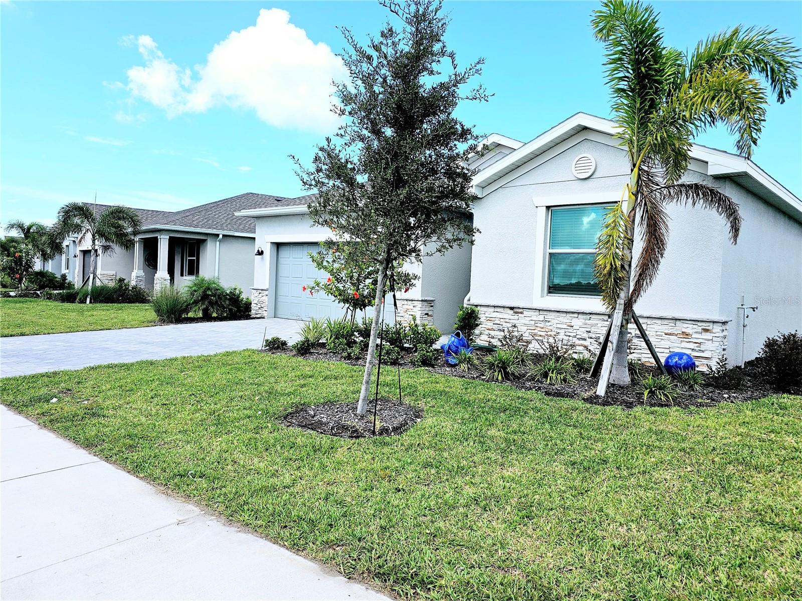 8732 COCA BAY BLVD photo 2