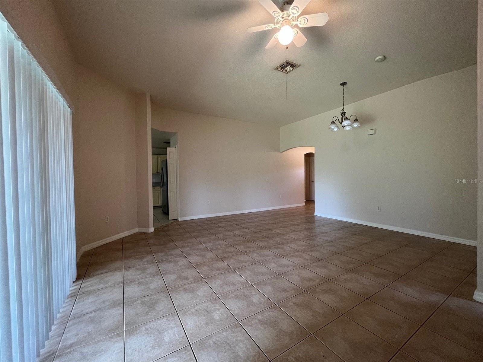 601 SWALLOW CT photo 5