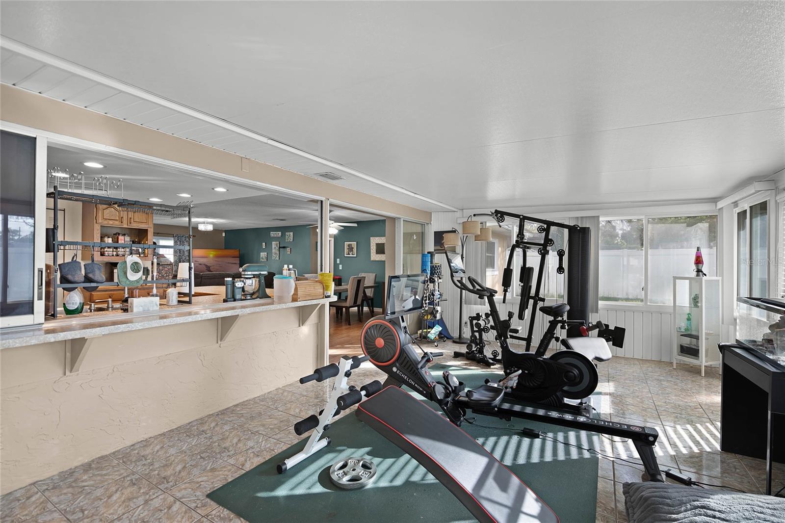 1424 LESLIE DR photo 5