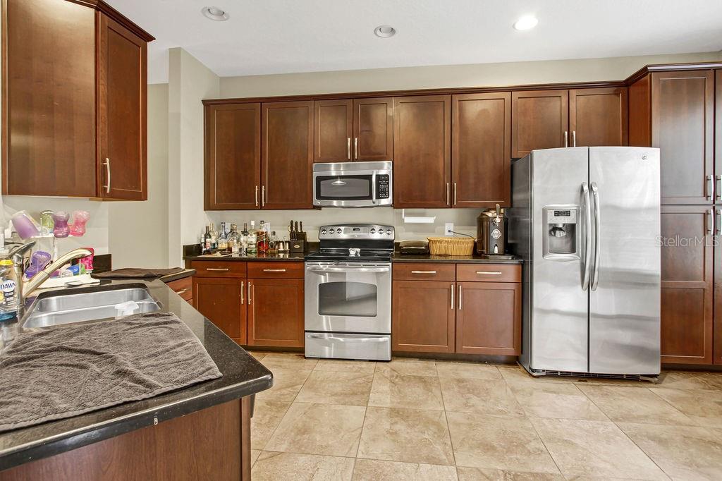 8277 VILLA GRANDE CT photo 2